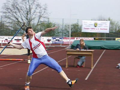 Jan beim Speerwurf